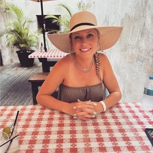 Meet your Posher, Brandi